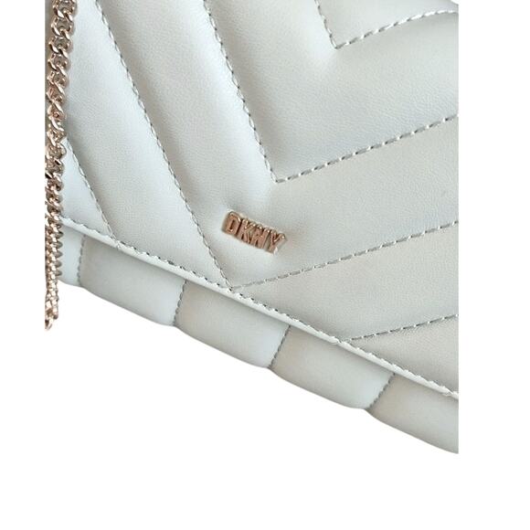 DKNY Veronica Large Quilted PVC Shoulder / Crossbody, New with Tag MSRP $148 - Picture 4 of 7